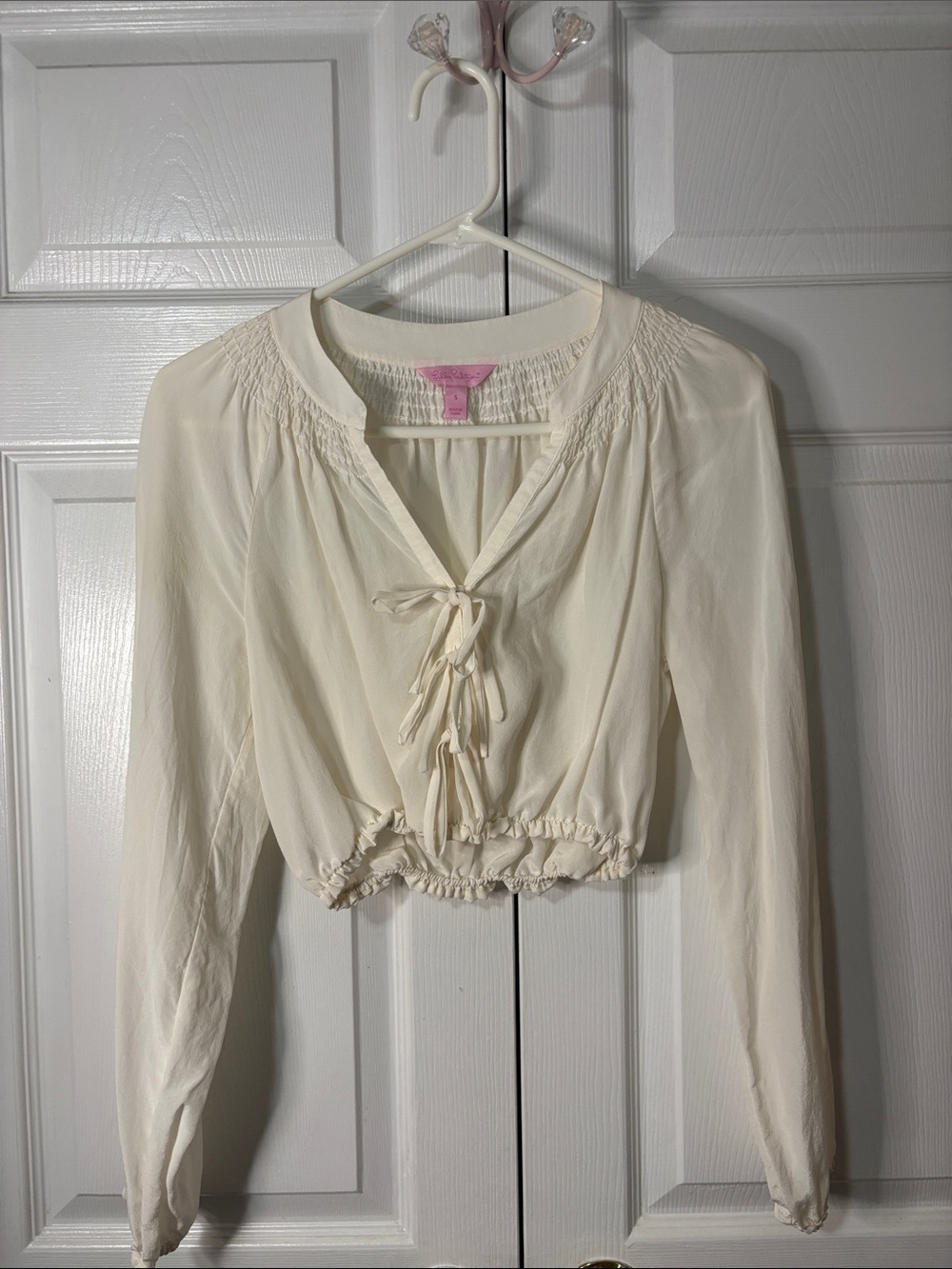 Lilly Pulitzer Cream Tie-Front Smocked Blouse Sz S Excellent Condition